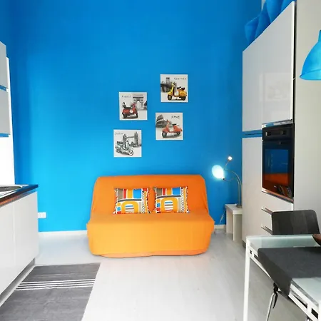 Lovely Blue Subway A Easy To Get Center