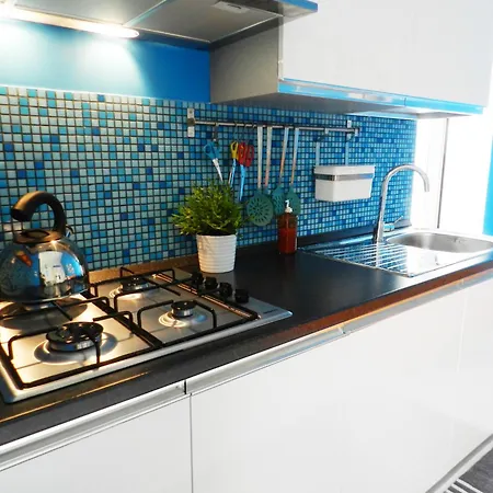 Lovely Blue Subway A Easy To Get Center Casa de Férias
